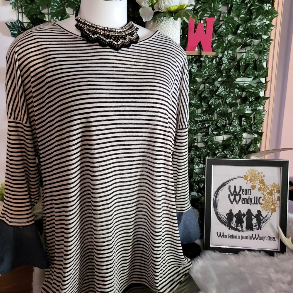 PASSPORT 2X PLUS STRIPE BLOUSE WITH DENIM CUFFS